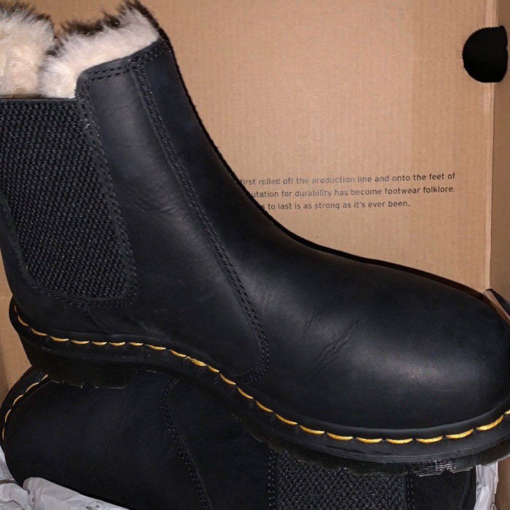 Brand new Doctor martin boot only 180$